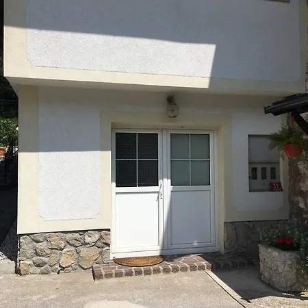 Ta5ek Apartment Jesenice